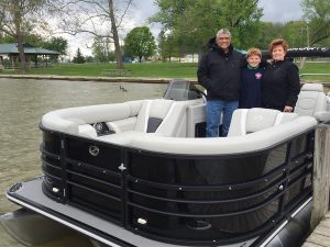 blacked_out_starcraft_sls3_pontoon_boat