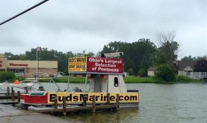 buds_pontoon_boat_docked