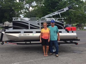 mini_small_compact_tiller_gillgergetter_pontoon_boat